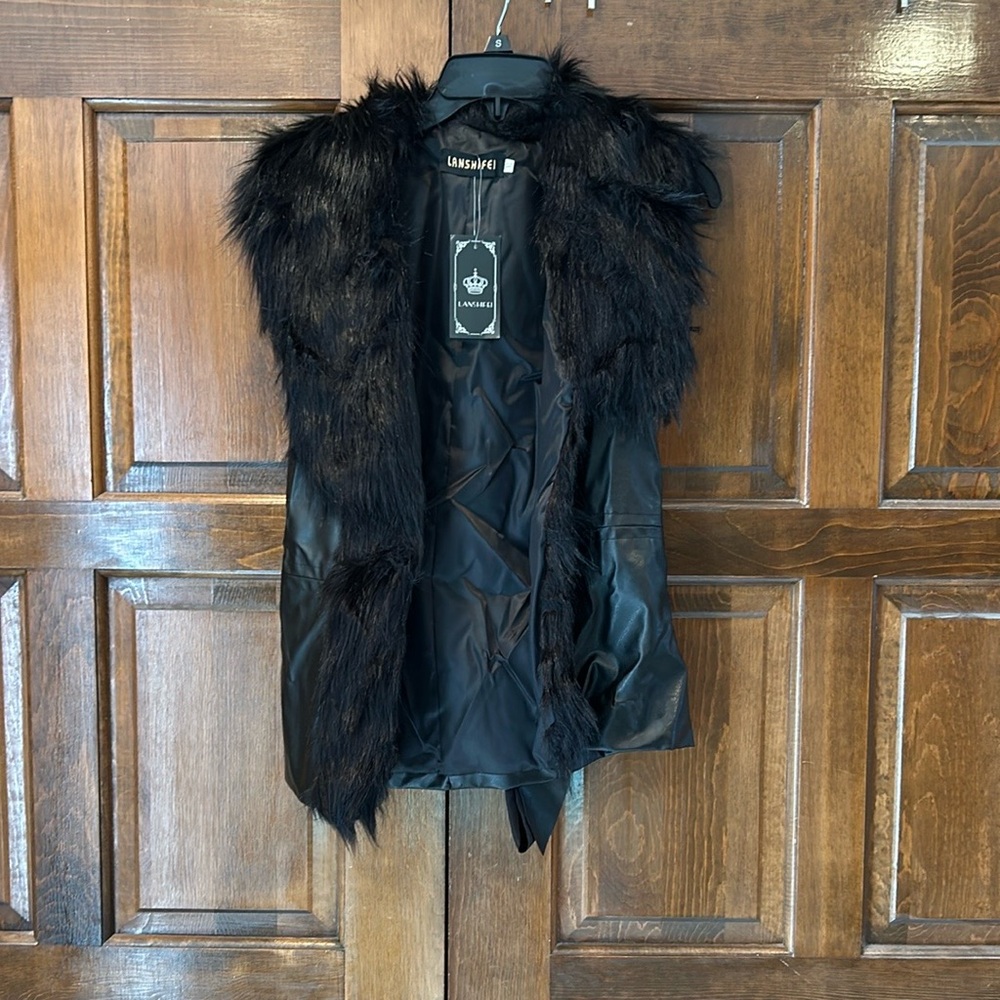 NWT Lanshifei vegan leather fur trim tie Back Vest Size XL